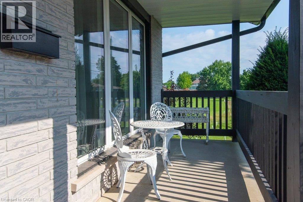 Detached for sale at 108 QUEENSWAY Drive, St. Jacobs, Woolwich, Ontario, photo 7