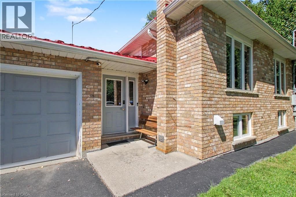 Detached for sale at 16 MAIN Street, Ayr, North Dumfries, Ontario, photo 5