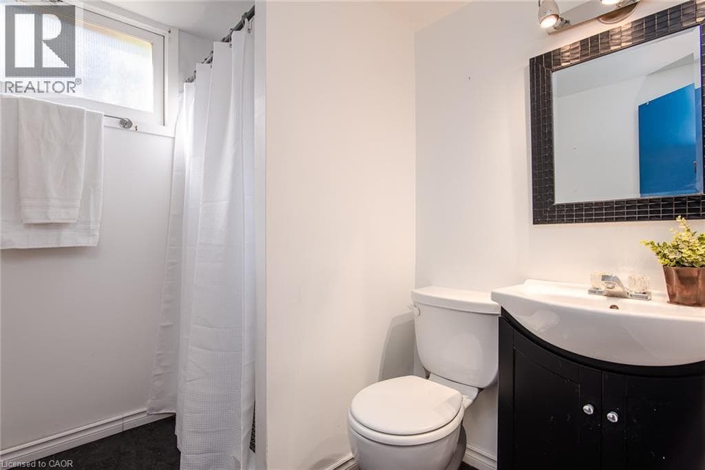 Detached for sale at 6 STRATHCONA Crescent, Heritage Park, Kitchener, Ontario, photo 33