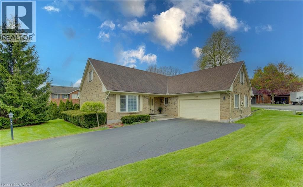 Detached for sale at 298 ROXTON Drive, Rummelhardt, Waterloo, Ontario, photo 2