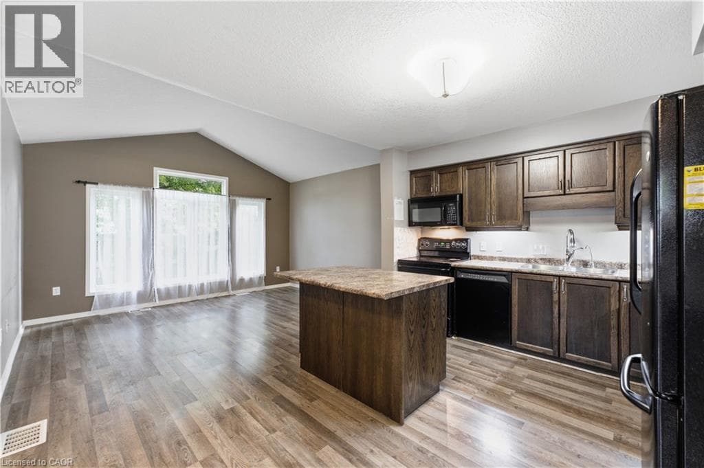 Townhouse for sale at 541 WILD IRIS Avenue, Laurel Creek, Waterloo, Ontario, photo 9