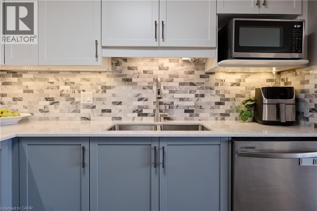 Townhouse for sale at 212 RED CLOVER Court, Laurentian West, Kitchener, Ontario, photo 14
