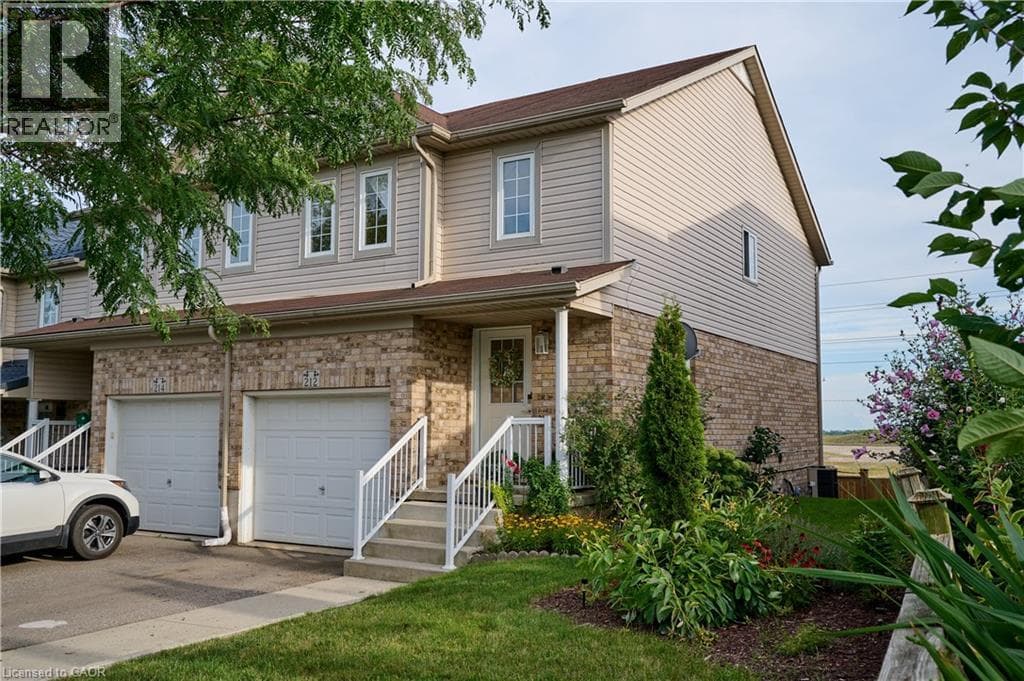 Townhouse for sale at 212 RED CLOVER Court, Laurentian West, Kitchener, Ontario, photo 3
