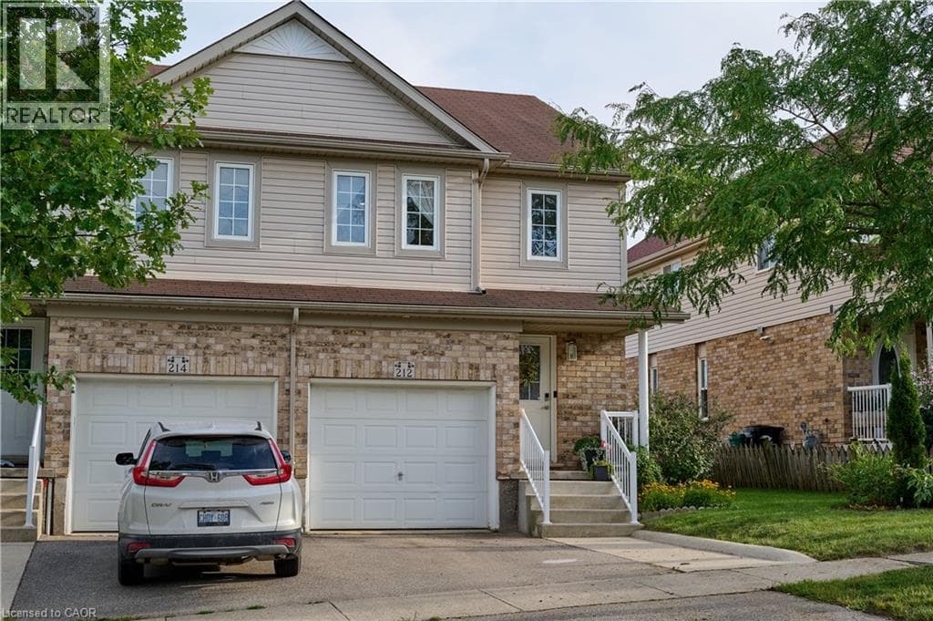 Townhouse for sale at 212 RED CLOVER Court, Laurentian West, Kitchener, Ontario, photo 2