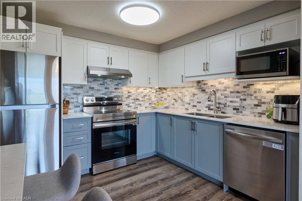 Townhouse for sale at 212 RED CLOVER Court, Laurentian West, Kitchener, Ontario, photo 12