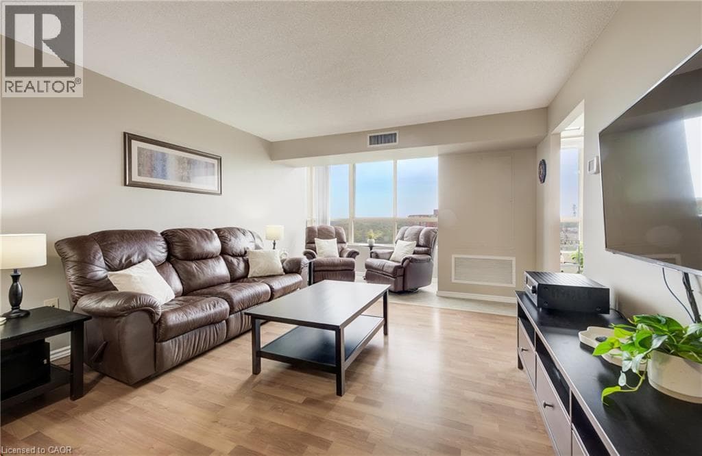 Apartment for sale at 30 BLUE SPRINGS Drive Unit# PH14, Lincoln Heights, Waterloo, Ontario, photo 6