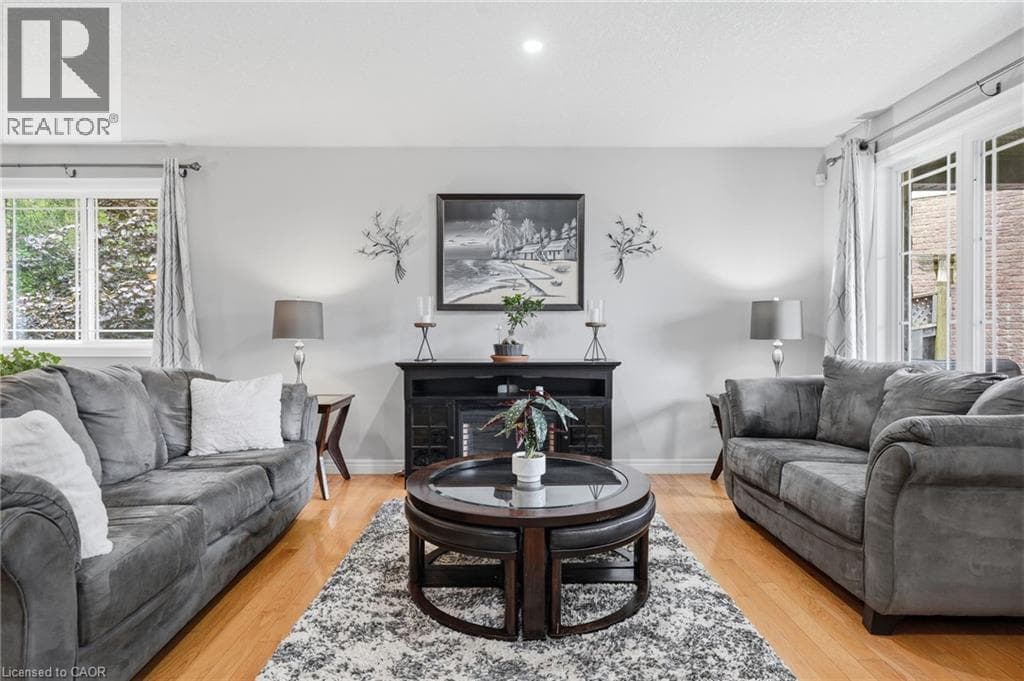Detached for sale at 125 LANGLAW Drive, Southview, Cambridge, Ontario, photo 4