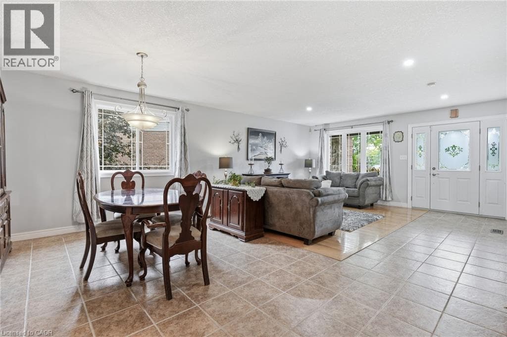 Detached for sale at 125 LANGLAW Drive, Southview, Cambridge, Ontario, photo 7