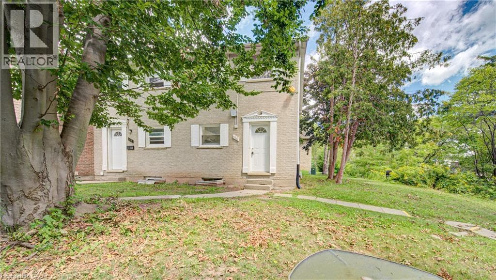 Townhouse for sale at 150 WESTCOURT Place, Uptown West, Waterloo, Ontario, photo 2