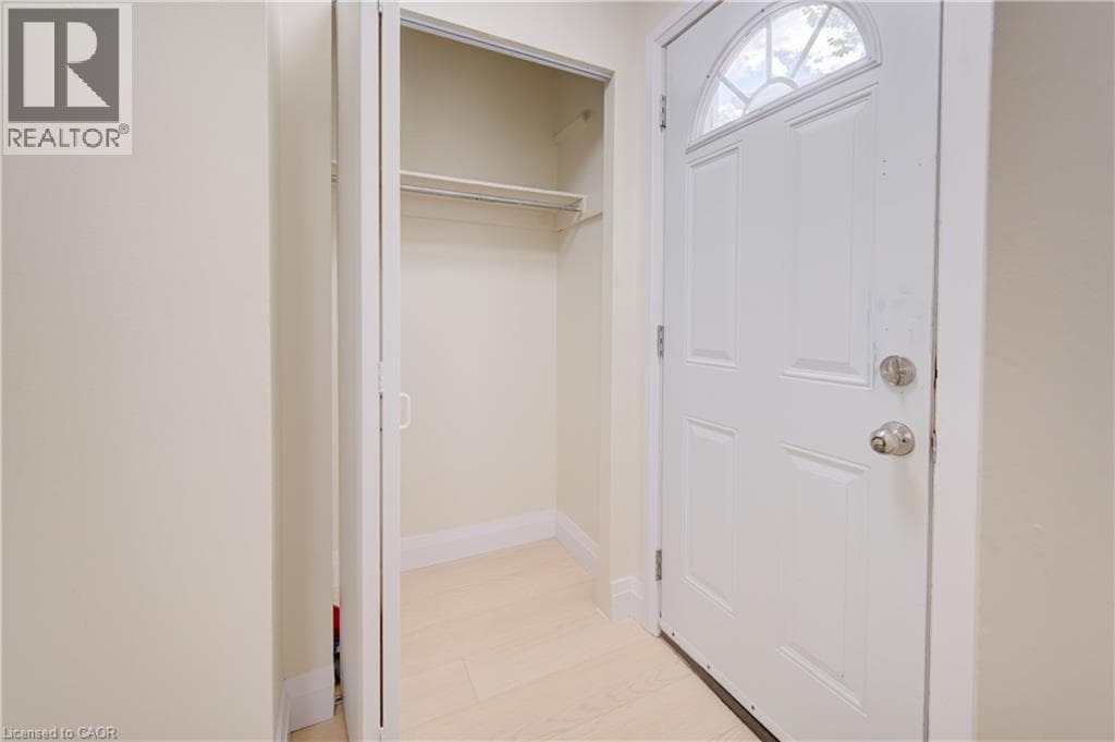 Townhouse for sale at 150 WESTCOURT Place, Uptown West, Waterloo, Ontario, photo 4