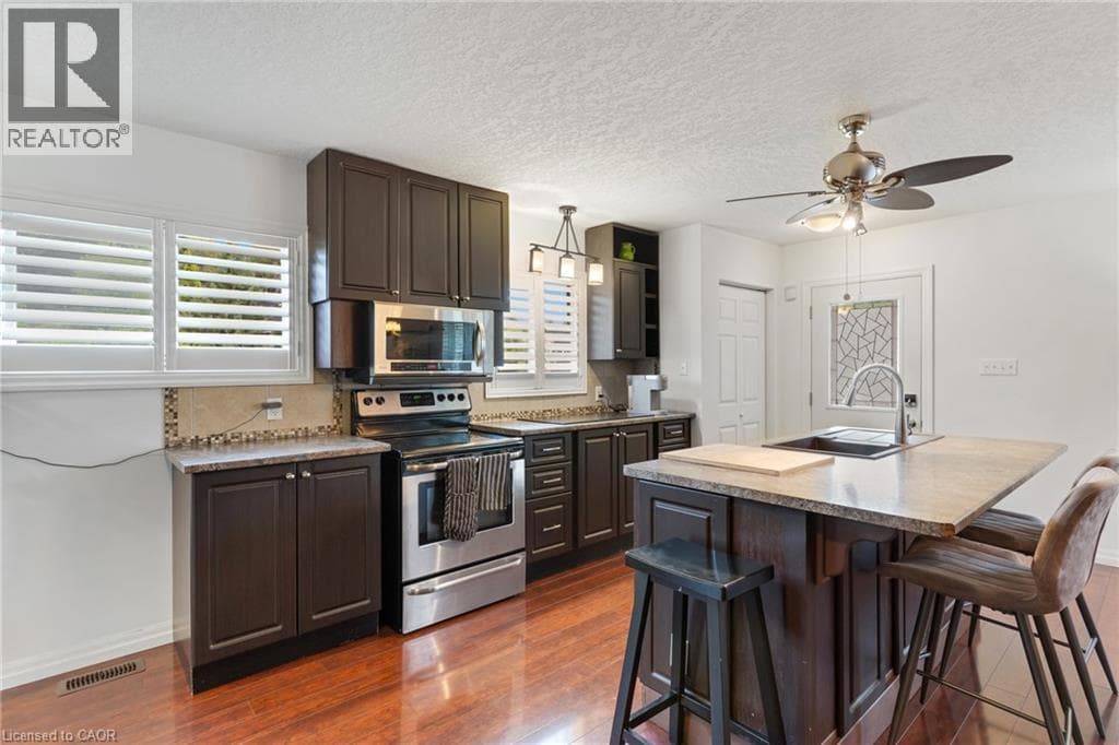Detached for sale at 63 CEDARHILL Crescent, Country Hills, Kitchener, Ontario, photo 9