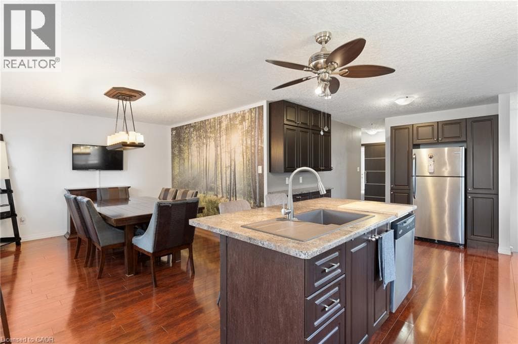 Detached for sale at 63 CEDARHILL Crescent, Country Hills, Kitchener, Ontario, photo 3