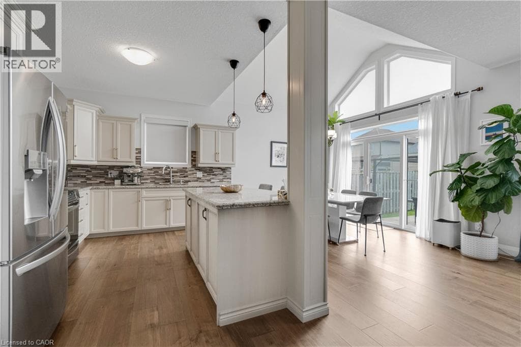 Detached for sale at 83 FRANKFURT Street, Huron Park, Kitchener, Ontario, photo 9