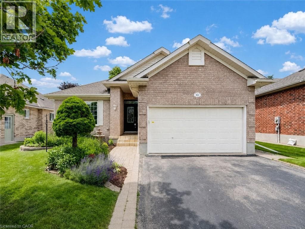Detached for sale at 11 SUN VALLEY Drive, Wilmot, Ontario, photo 2