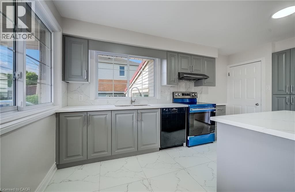 Detached for sale at 176 SAMUELSON Street, Elgin Park, Cambridge, Ontario, photo 9