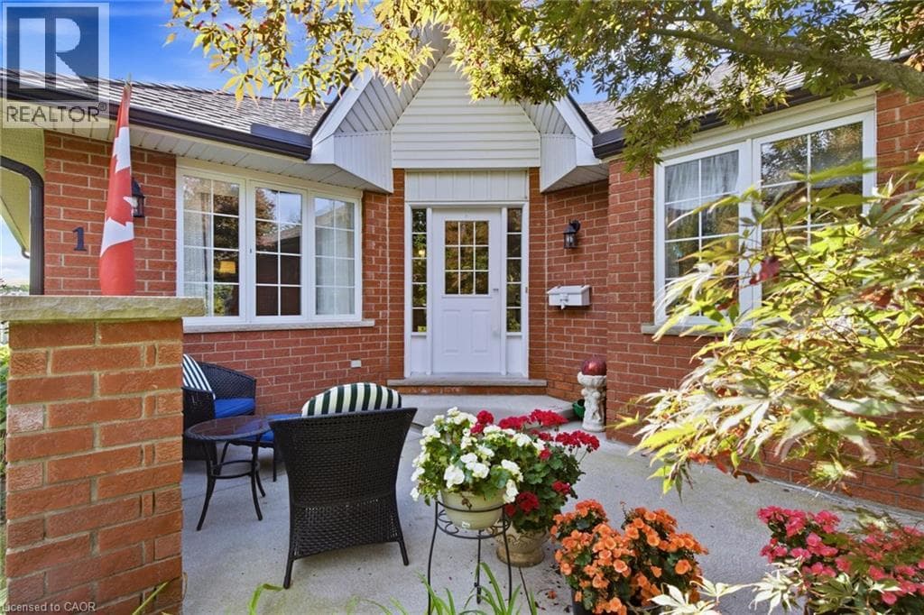 10 ISHERWOOD Avenue Unit# 1