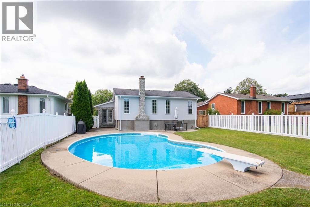 Detached for sale at 112 MICHENER Crescent, Idlewood, Kitchener, Ontario, photo 2
