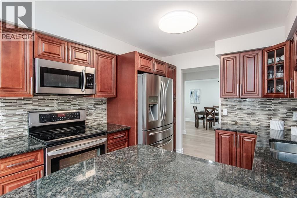 Detached for sale at 112 MICHENER Crescent, Idlewood, Kitchener, Ontario, photo 3