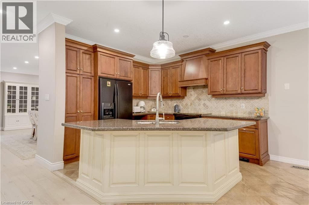 Detached for sale at 213 EDGEWATER Crescent, Grand River South, Kitchener, Ontario, photo 12