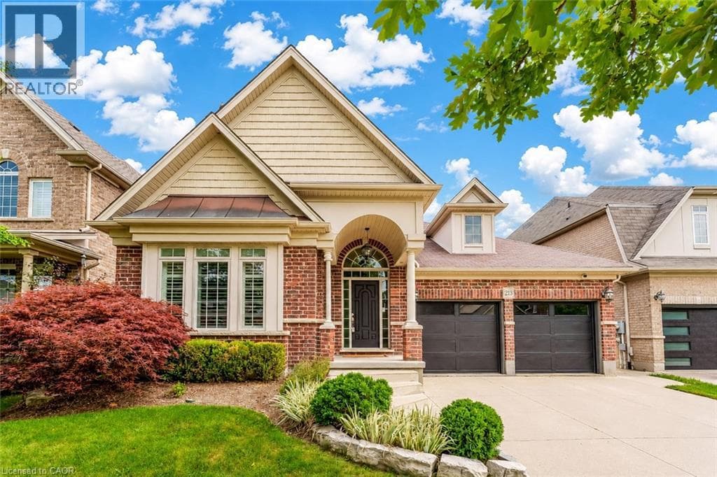 Detached for sale at 213 EDGEWATER Crescent, Grand River South, Kitchener, Ontario, photo 2