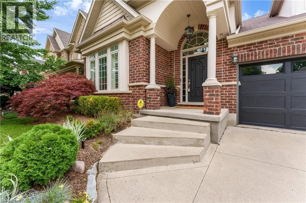 Detached for sale at 213 EDGEWATER Crescent, Grand River South, Kitchener, Ontario, photo 3