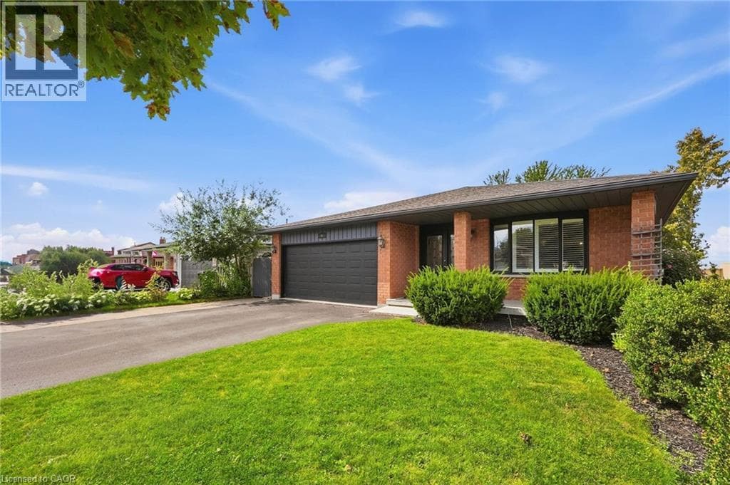 Detached for sale at 60 EBYDALE Drive, Idlewood, Kitchener, Ontario, photo 2