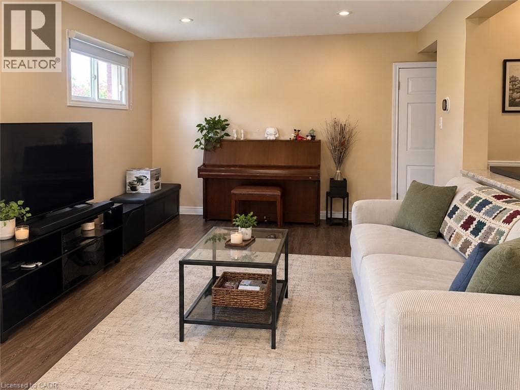 Detached for sale at 73 LARKSPUR Crescent, Forest Hill, Kitchener, Ontario, photo 3