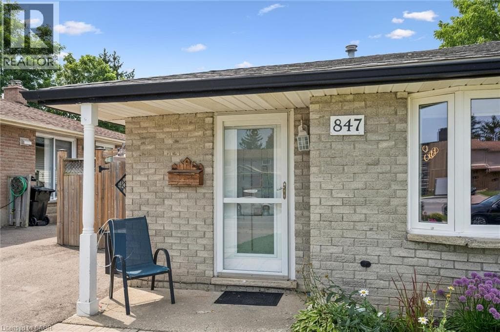 Semi-detached for sale at 847 DOON VILLAGE Road, Pioneer Park, Kitchener, Ontario, photo 4