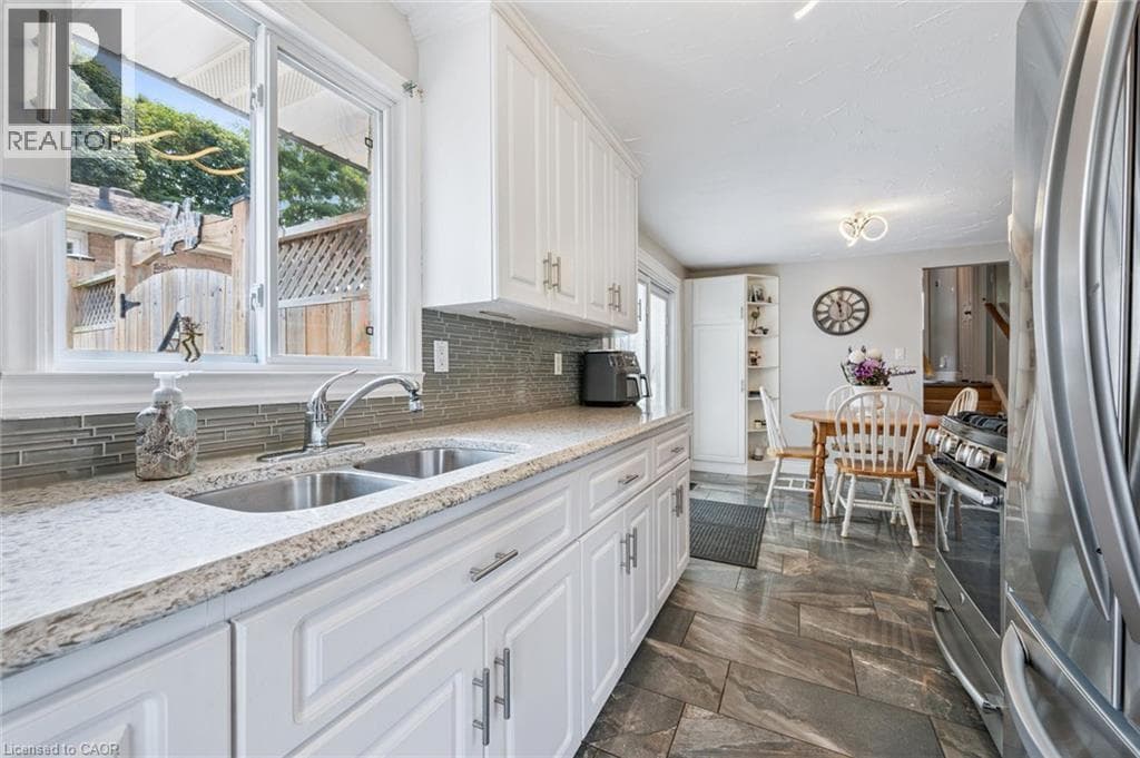 Semi-detached for sale at 847 DOON VILLAGE Road, Pioneer Park, Kitchener, Ontario, photo 5