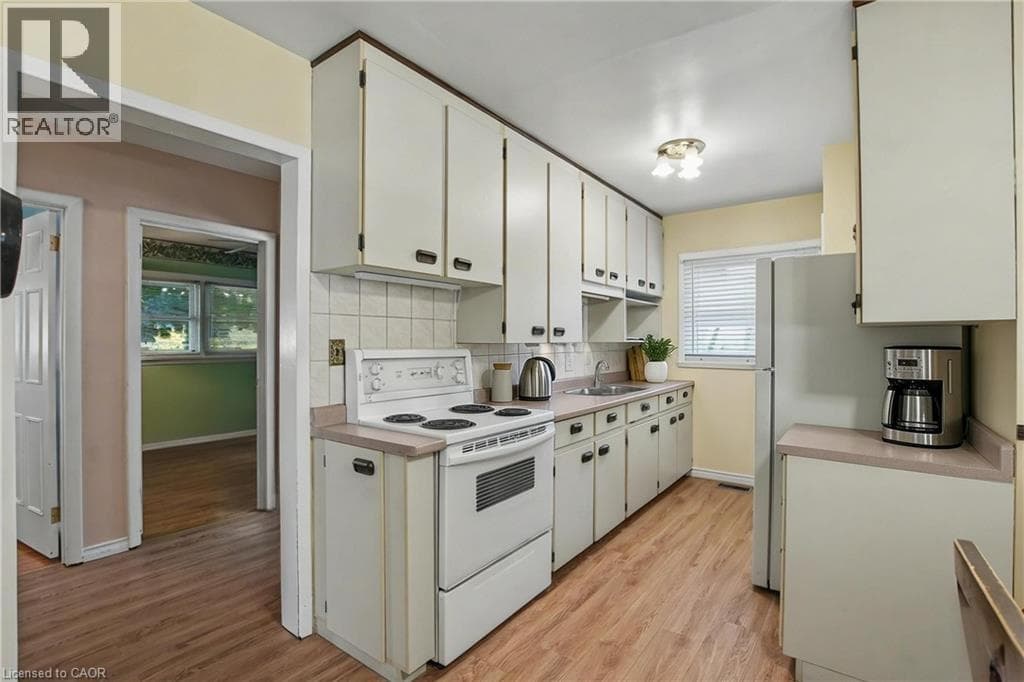 Detached for sale at 209 FRANKLIN Street S, Vanier, Kitchener, Ontario, photo 8