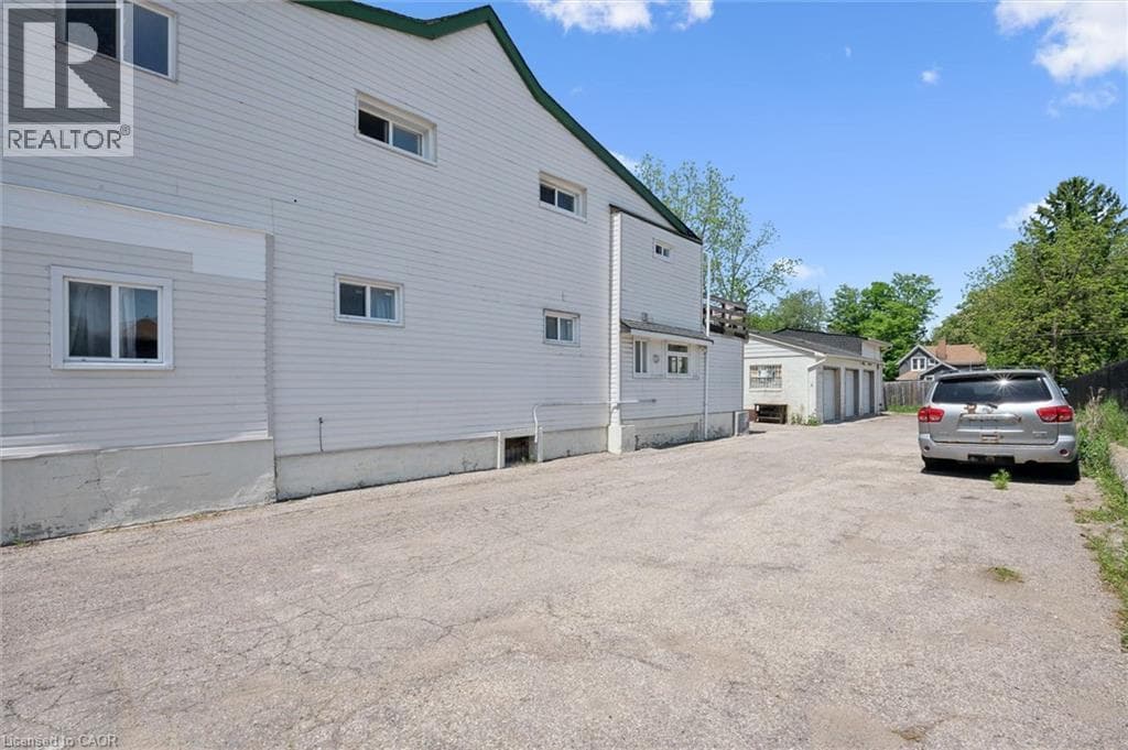 Multi-family for sale at 202 BREITHAUPT Street, Mt. Hope Huron Park, Kitchener, Ontario, photo 4