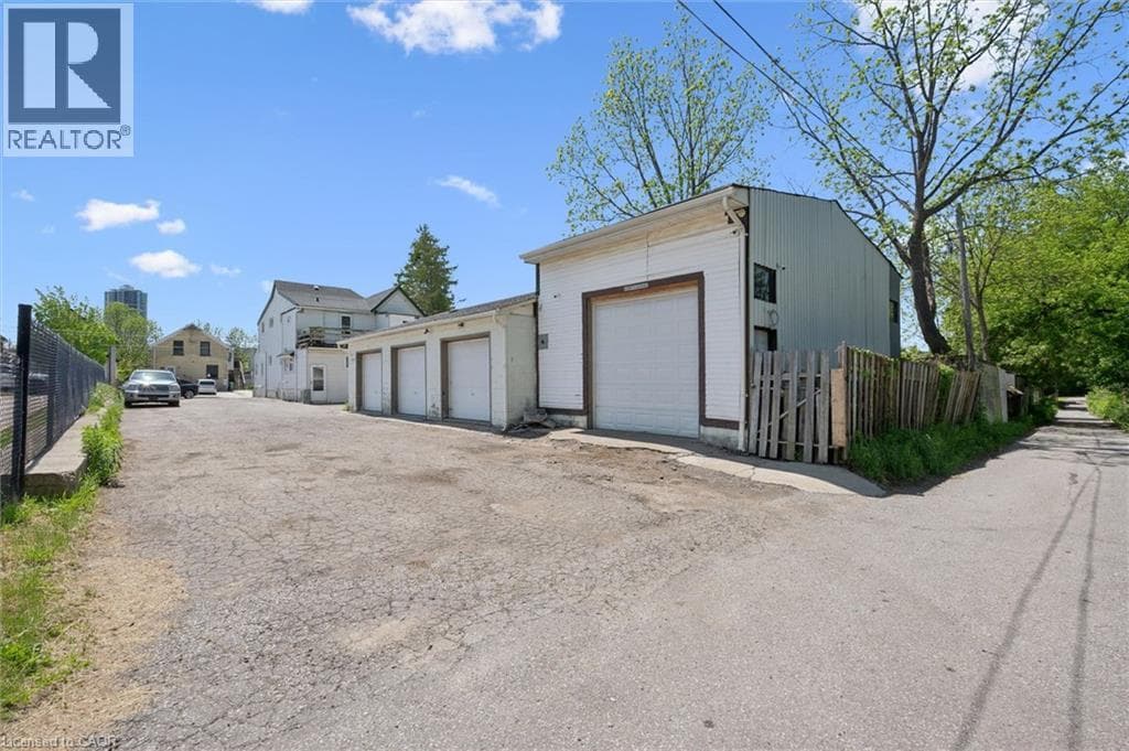 Multi-family for sale at 202 BREITHAUPT Street, Mt. Hope Huron Park, Kitchener, Ontario, photo 9