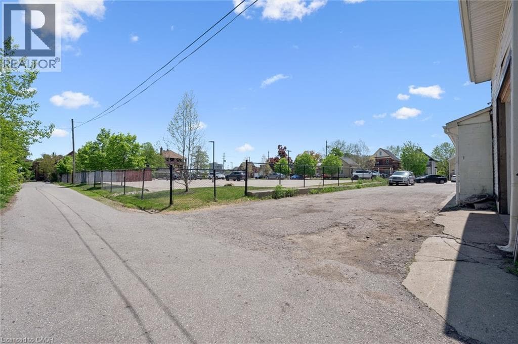 Multi-family for sale at 202 BREITHAUPT Street, Mt. Hope Huron Park, Kitchener, Ontario, photo 10