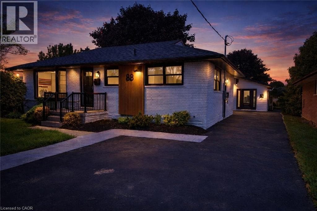 Detached for sale at 88 WOODHAVEN Road, Vanier, Kitchener, Ontario, photo 2