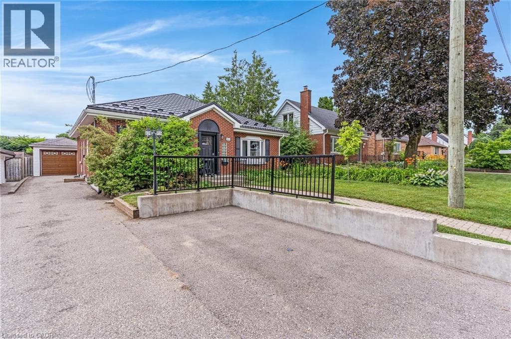 Multi-family for sale at 805 ROCKWAY Drive, Rockway, Kitchener, Ontario, photo 3
