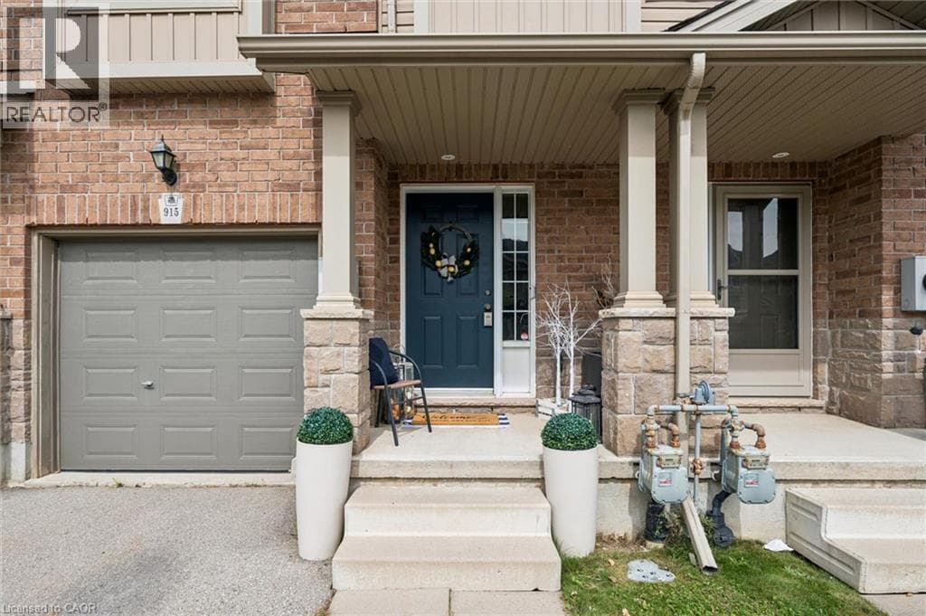 Townhouse for sale at 915 ZELLER Crescent, Grand River South, Kitchener, Ontario, photo 4