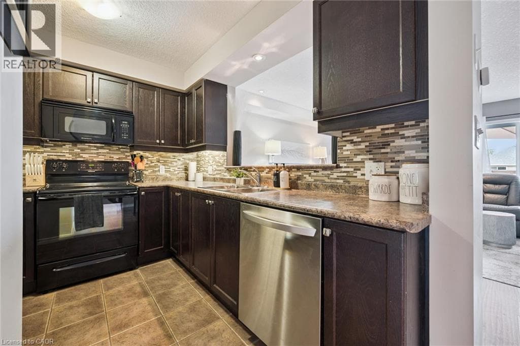 Townhouse for sale at 915 ZELLER Crescent, Grand River South, Kitchener, Ontario, photo 12