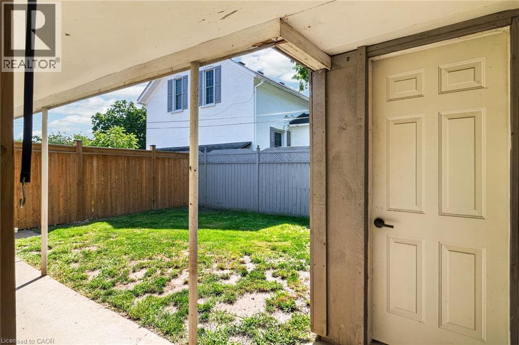 Semi-detached for sale at 21 CEDAR Street, St Andrews Hills, Cambridge, Ontario, photo 5
