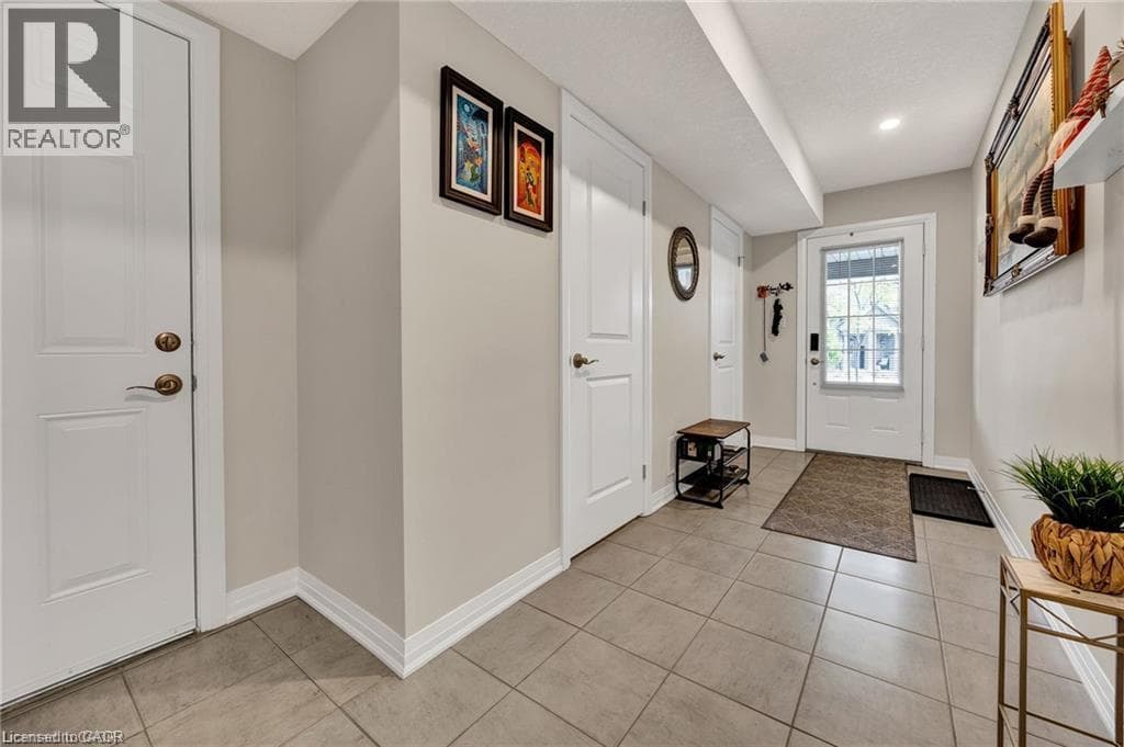 Townhouse for sale at 115 SOUTH CREEK Drive Unit# 2C, Doon South, Kitchener, Ontario, photo 4