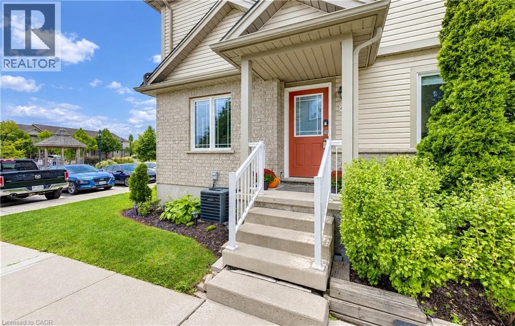 Townhouse for sale at 10 FOXGLOVE Crescent Unit# 40, Laurentian West, Kitchener, Ontario, photo 3