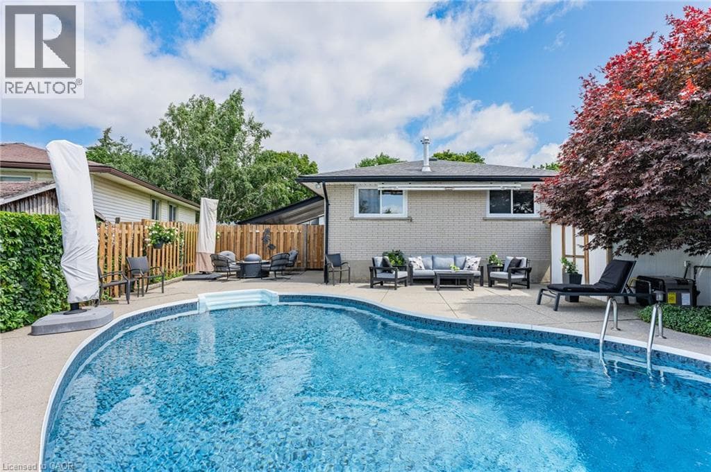 Detached for sale at 107 LAURENTIAN Drive, Laurentian Hills, Kitchener, Ontario, photo 3