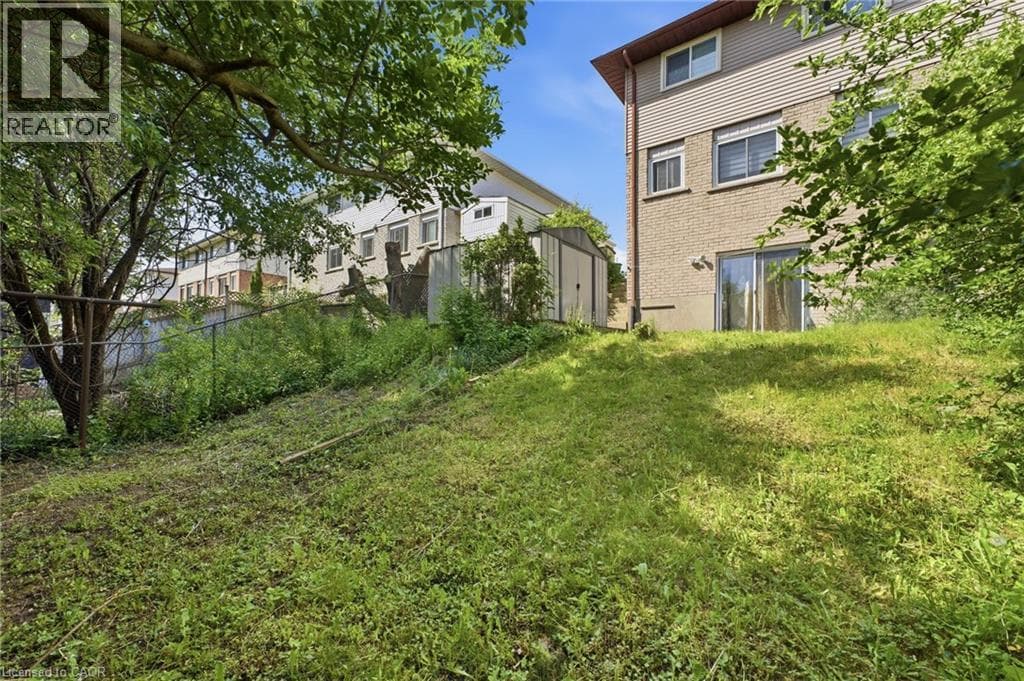 Semi-detached for sale at 126 DINISON Crescent, Laurentian Hills, Kitchener, Ontario, photo 5