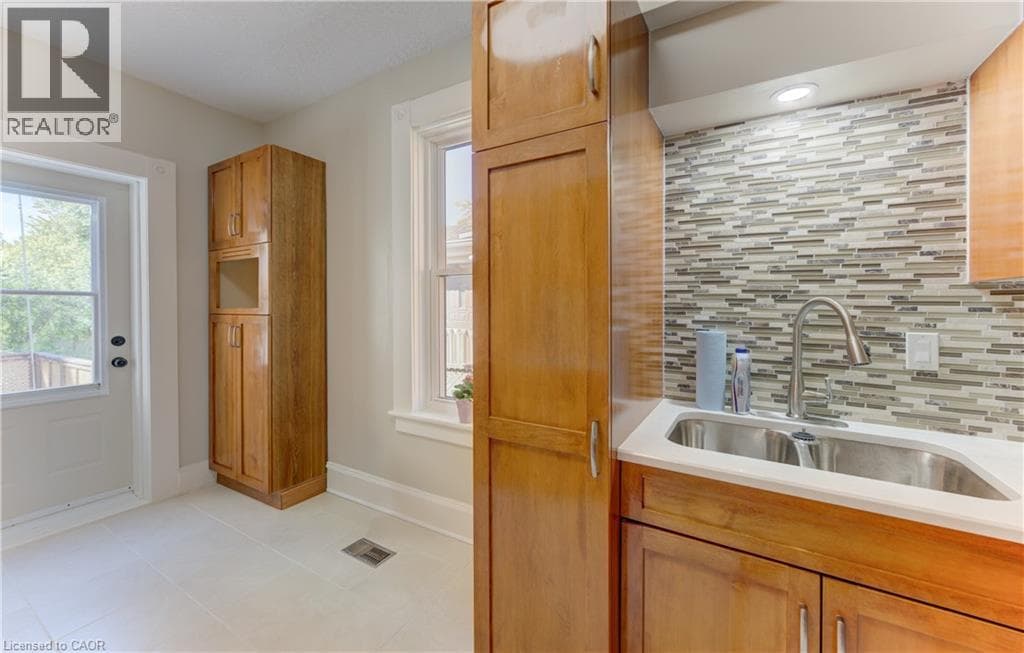 Detached for sale at 180 HEWAT Street, Central Park, Cambridge, Ontario, photo 15