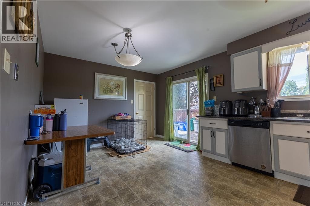 Detached for sale at 120 UNION Street S, Central Park, Cambridge, Ontario, photo 9