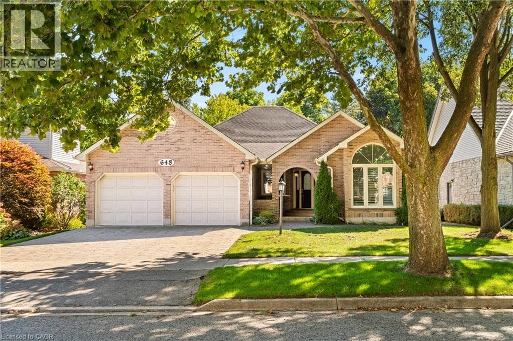 648 BAYHAMPTON Crescent