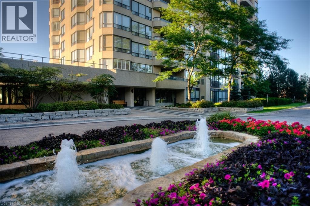 Apartment for sale at 4 WILLOW Street Unit# 1104, Mary Allen, Waterloo, Ontario, photo 2