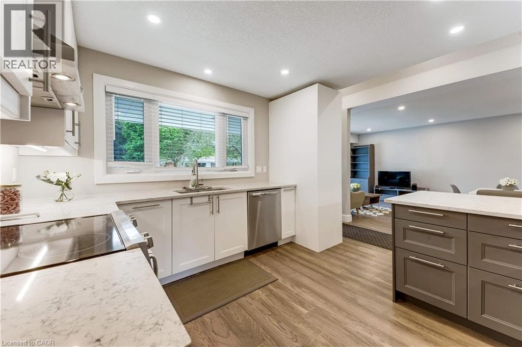 Detached for sale at 106 KENNETH Avenue, Stanley Park, Kitchener, Ontario, photo 15