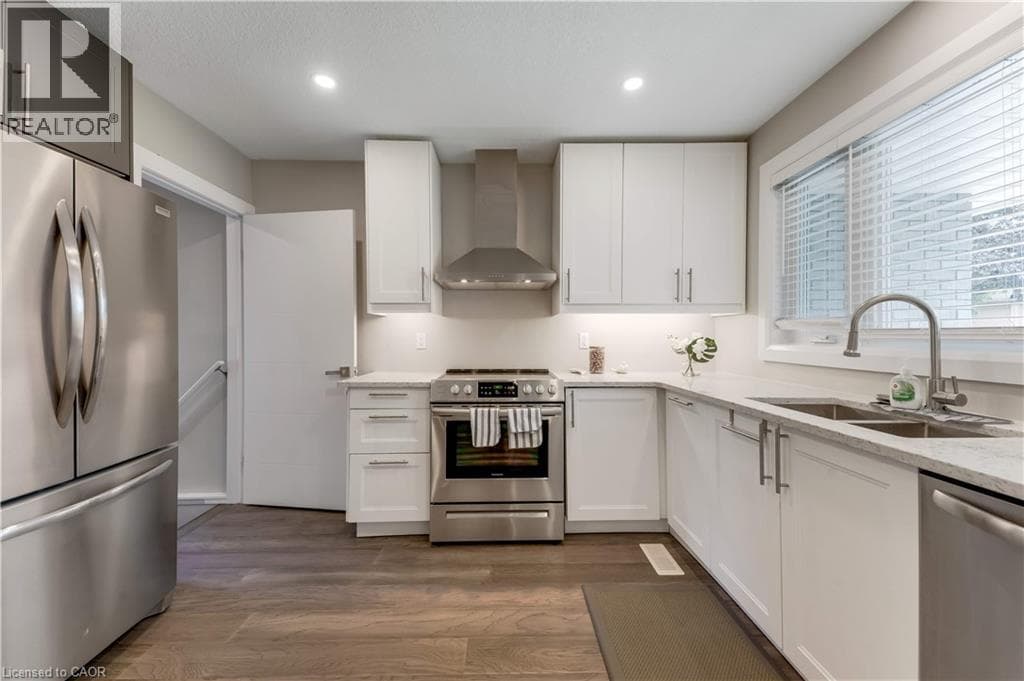 Detached for sale at 106 KENNETH Avenue, Stanley Park, Kitchener, Ontario, photo 8