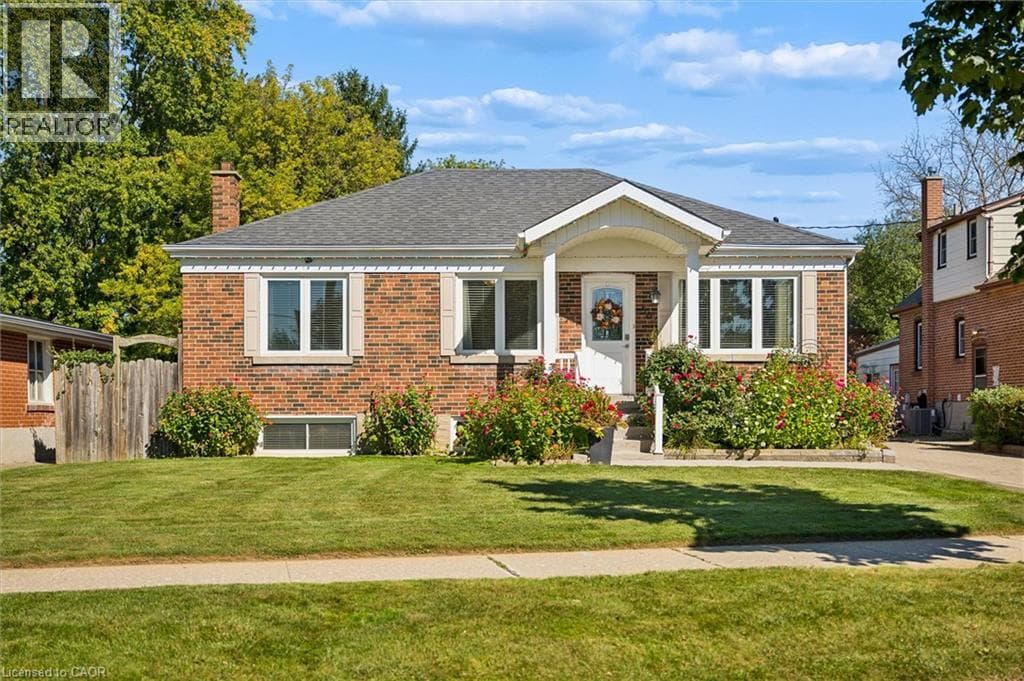 Detached for sale at 56 SUFFOLK Avenue, Rosemount, Kitchener, Ontario, photo 2