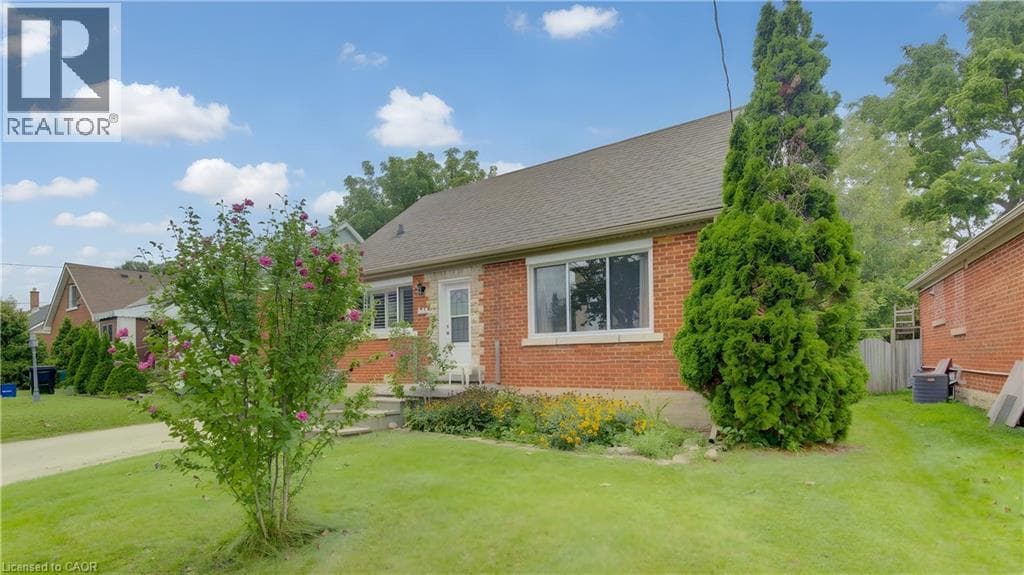 Detached for sale at 104 MAUSSER Avenue, Southdale, Kitchener, Ontario, photo 2